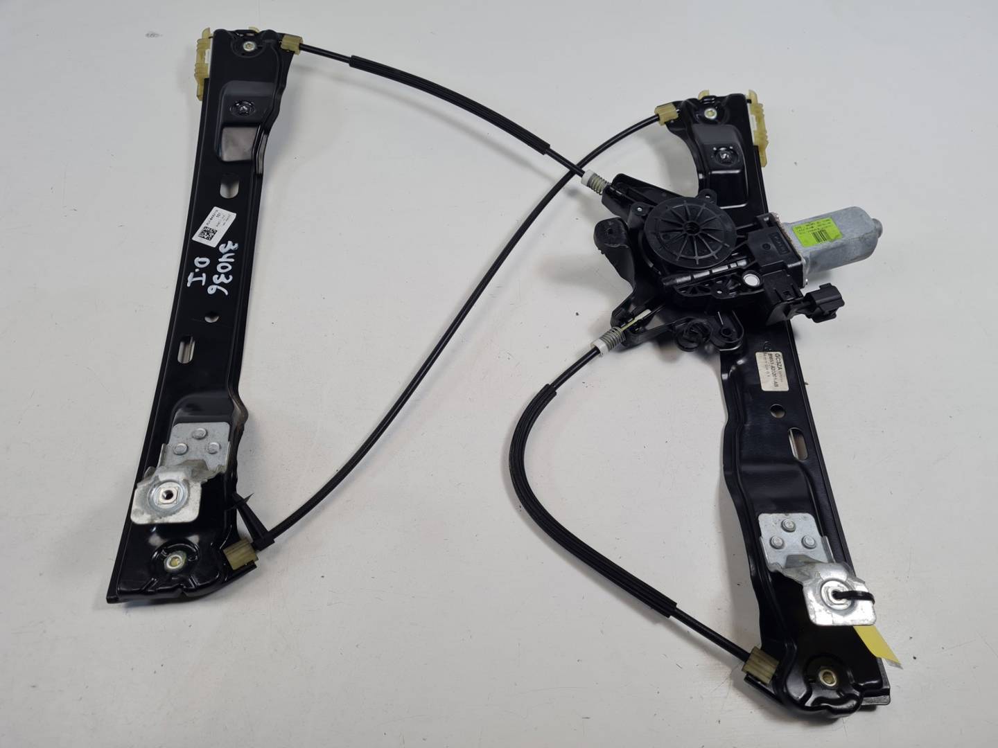 Lève-vitre avant gauche - BM51A23201AB - FORD - FOCUS SPORTBREAK (CAP)