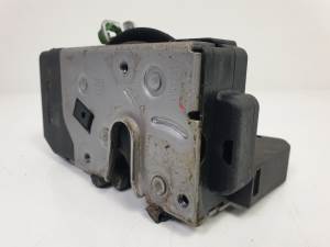 CERRADURA PUERTA DELANTERA DERECHA 24444016 OPEL ASTRA G BERLINA Autodesguaces Alicante
