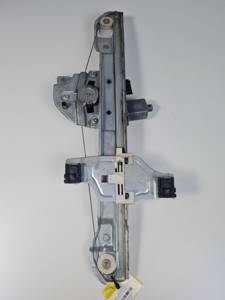 ELEVALUNAS DELANTERO DERECHO 9806088080 PEUGEOT 2008 Autodesguaces Alicante