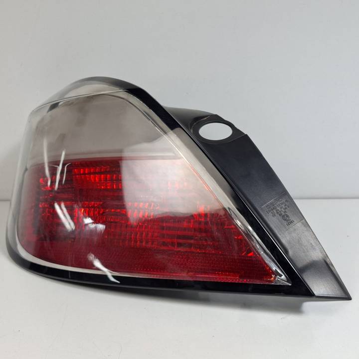 PILOTO TRASERO IZQUIERDO 154421936LB OPEL ASTRA H BERLINA Autodesguaces Alicante
