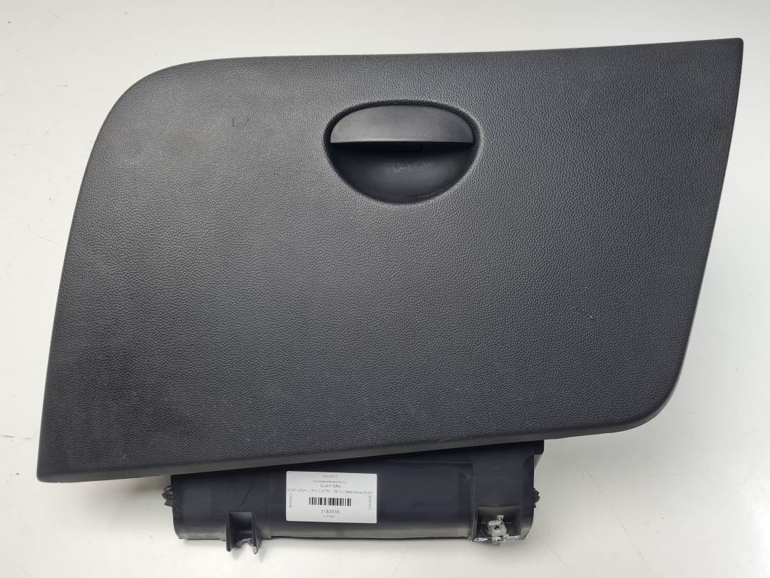 GUANTERA - 1P1857121 - SEAT - LEON (1P1)
