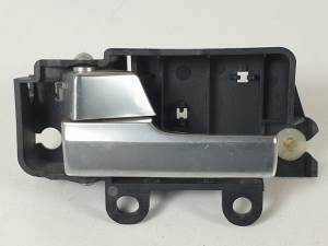 MANETA INTERIOR TRASERA IZQUIERDA 8M51R22601 FORD FOCUS LIM. (CB4) Autodesguaces Alicante