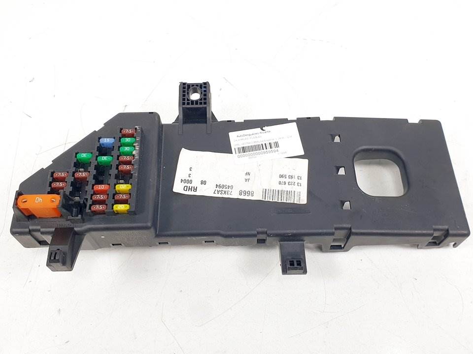 CAJA RELES / FUSIBLES - 13223678 - OPEL - VECTRA C BERLINA