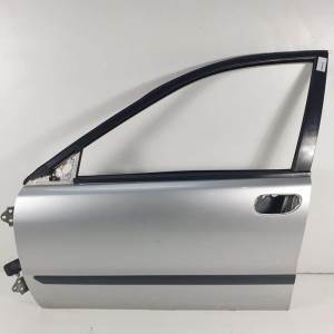 PUERTA DELANTERA IZQUIERDA VOLVO V40 FAMILIAR Autodesguaces Alicante