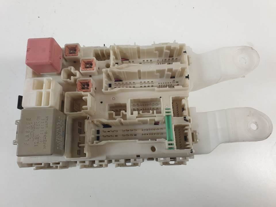 CAJA RELES / FUSIBLES - 8273002140A - TOYOTA - AURIS (E150)