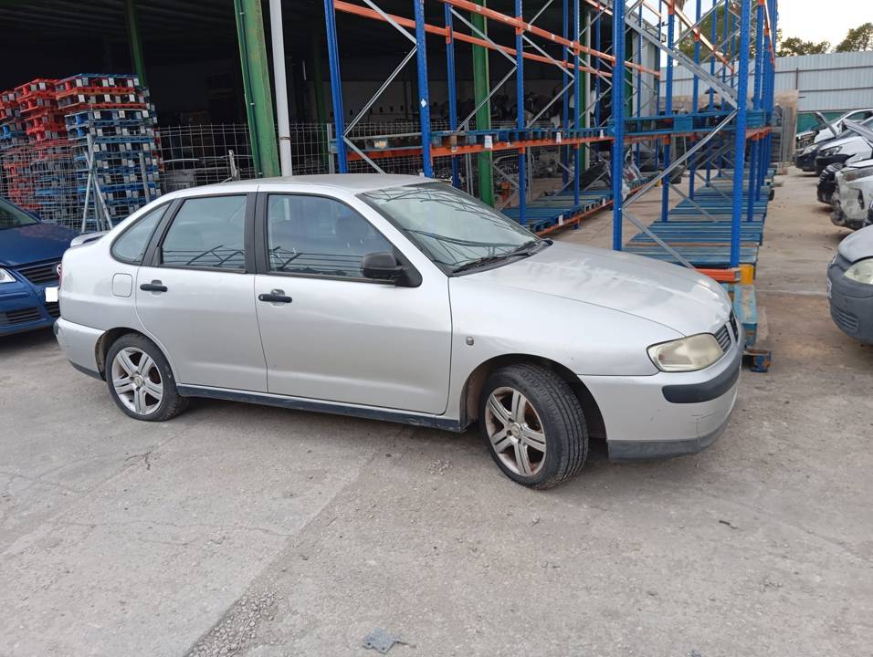 TAPA EXTERIOR COMBUSTIBLE