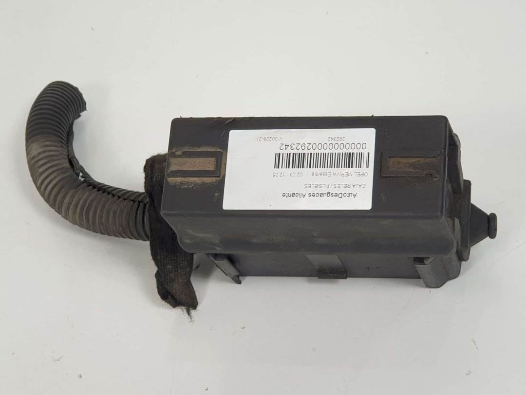 CAJA RELES / FUSIBLES - 24437030 - OPEL - MERIVA