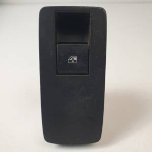MANDO ELEVALUNAS TRASERO DERECHO 13301888 OPEL INSIGNIA BERLINA Autodesguaces Alicante