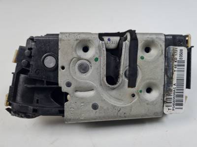 CERRADURA PUERTA DELANTERA DERECHA P04589698AC CHRYSLER GRAND VOYAGER Autodesguaces Alicante
