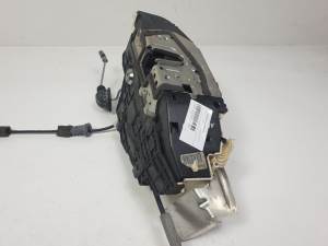 CERRADURA PUERTA DELANTERA DERECHA A2217202835 MERCEDES CLASE S (W221) BERLINA Autodesguaces Alicante