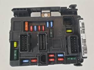 CAJA RELES / FUSIBLES U118470005 CITROEN C2 Autodesguaces Alicante