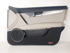 GUARNECIDO PUERTA DELANTERA DERECHA 00172856 MERCEDES CLASE C (W204) LIM. Autodesguaces Alicante