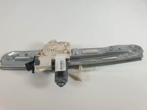 ELEVALUNAS TRASERO DERECHO 24414777 OPEL VECTRA C BERLINA Autodesguaces Alicante