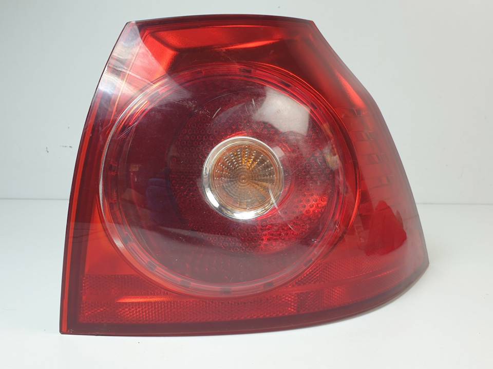 PILOTO TRASERO DERECHO 084411963R VOLKSWAGEN GOLF V BERLINA (1K1) Autodesguaces Alicante