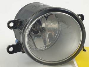 FARO ANTINIEBLA DERECHO 812100D041 TOYOTA AVENSIS BERLINA (T25) Autodesguaces Alicante