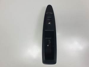 MANDO ELEVALUNAS TRASERO IZQUIERDO 9649636777 CITROEN C4 SEDAN Autodesguaces Alicante