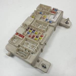 CAJA RELES / FUSIBLES 7M5T14A073BD FORD FOCUS LIM. (CB4) Autodesguaces Alicante