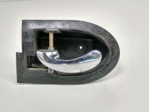 MANETA INTERIOR TRASERA IZQUIERDA 96FG22601AF FORD FIESTA BERLINA (DX) Autodesguaces Alicante