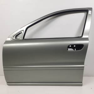 PUERTA DELANTERA IZQUIERDA VOLVO V70 FAMILIAR Autodesguaces Alicante