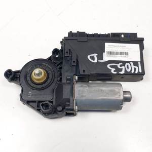 MOTOR ELEVALUNAS TRASERO DERECHO 8E0959802E AUDI A4 BERLINA (8E) Autodesguaces Alicante