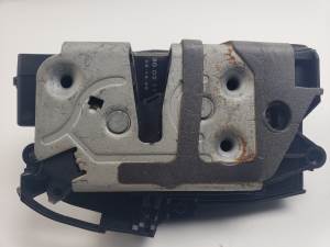 CERRADURA PUERTA TRASERA DERECHA BM5AA26412AC FORD FOCUS LIM. (CB8) Autodesguaces Alicante