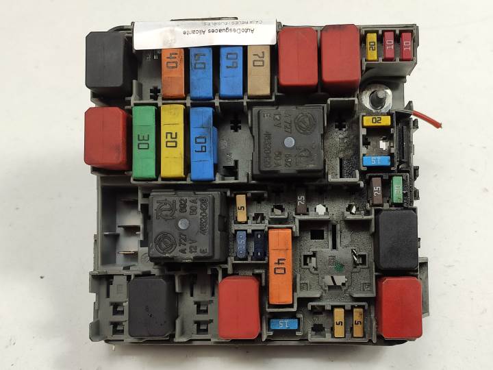CAJA RELES / FUSIBLES 51849424 ALFA ROMEO GIULIETTA (191) Autodesguaces Alicante