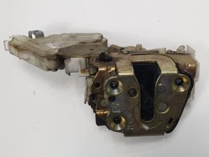 CERRADURA PUERTA TRASERA DERECHA 8255261U01 NISSAN MICRA (K11) Autodesguaces Alicante