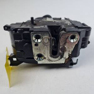 CERRADURA PUERTA TRASERA DERECHA 300129E RENAULT CLIO III Autodesguaces Alicante