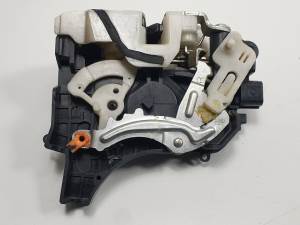 CERRADURA PUERTA TRASERA DERECHA CITROEN C-CROSSER Autodesguaces Alicante