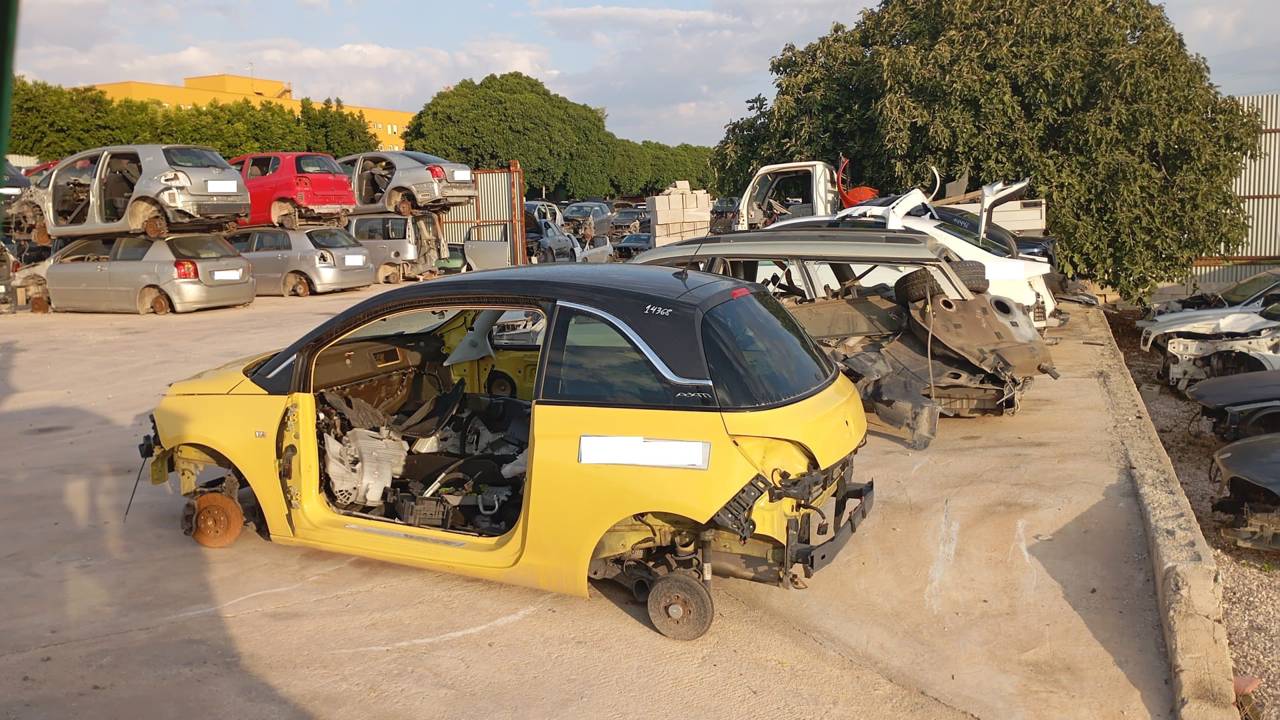 Imagen del vehículo OPEL ADAM