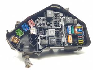 CAJA RELES / FUSIBLES 7L5971072AD PORSCHE CAYENNE (TYP 9PA) Autodesguaces Alicante