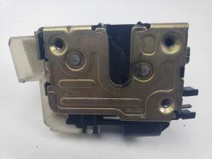 CERRADURA PUERTA DELANTERA IZQUIERDA RENAULT MEGANE I BERLINA HATCHBACK (BA0) Autodesguaces Alicante