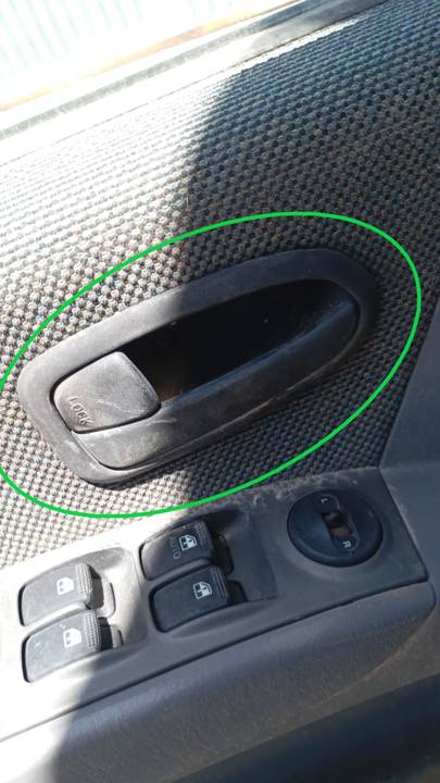 MANETA INTERIOR DELANTERA IZQUIERDA