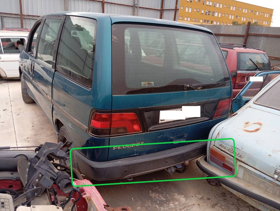 PARAGOLPES TRASERO