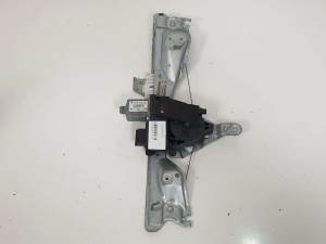 ELEVALUNAS TRASERO IZQUIERDO 0130822371 PEUGEOT 308 (T7) Autodesguaces Alicante
