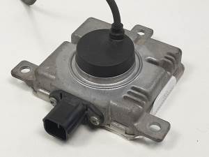 CENTRALITA FAROS XENON W3T215710304 HONDA CR-Z (SZT) Autodesguaces Alicante