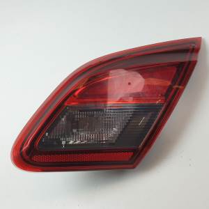 PILOTO TRASERO DERECHO INTERIOR 39012624 OPEL CORSA E Autodesguaces Alicante