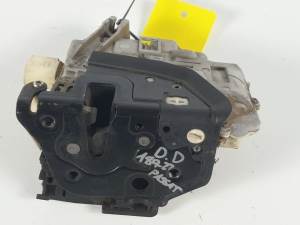 CERRADURA PUERTA DELANTERA DERECHA 3C1837016A VOLKSWAGEN PASSAT BERLINA (3C2) Autodesguaces Alicante
