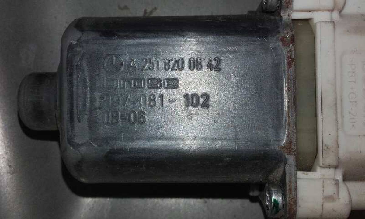 MOTOR ELEVALUNAS DELANTERO DERECHO