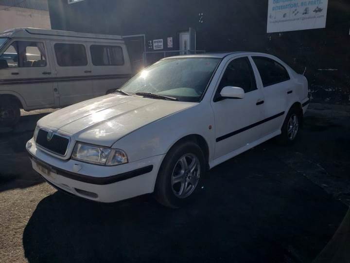 SKODA OCTAVIA BERLINA (1U2) (1998 - 2000)