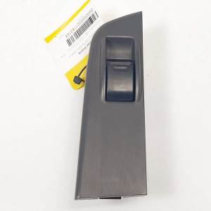 MANDO ELEVALUNAS TRASERO DERECHO 7427189101 TOYOTA 4-RUNNER (N13) Autodesguaces Alicante