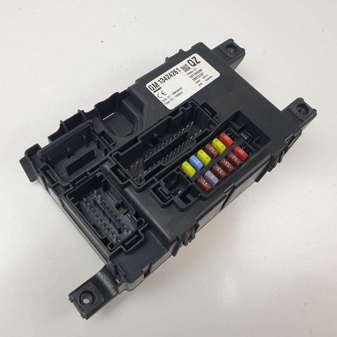 Sicherungskasten - 13424261 - OPEL - CORSA D