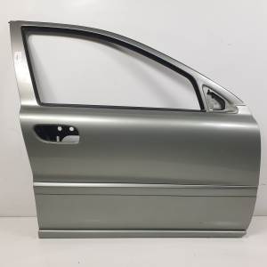 PUERTA DELANTERA DERECHA VOLVO V70 FAMILIAR Autodesguaces Alicante