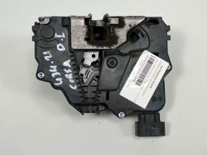 CERRADURA PUERTA DELANTERA IZQUIERDA 13431839 OPEL CORSA E Autodesguaces Alicante