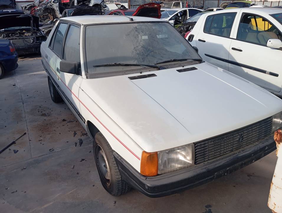 Imagen del vehículo RENAULT 9