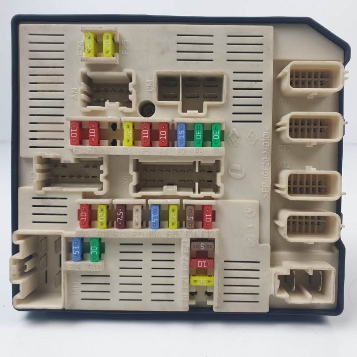 CAJA RELES / FUSIBLES 284B68372R RENAULT MEGANE III COUPE Autodesguaces Alicante