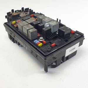 CAJA RELES / FUSIBLES 13313205 OPEL ASTRA J LIM. Autodesguaces Alicante