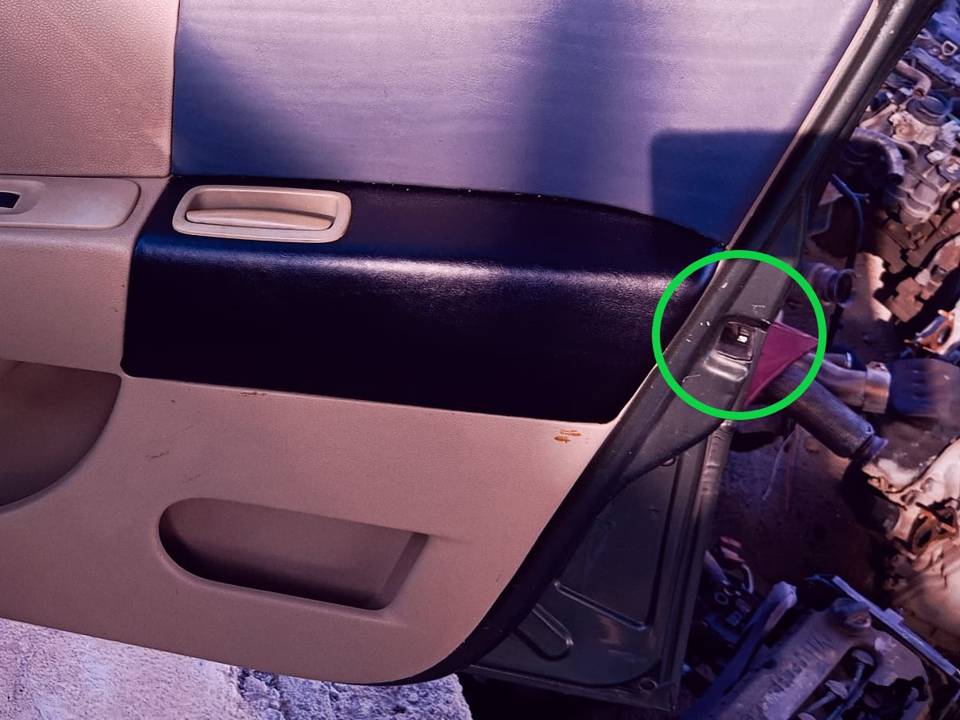 CERRADURA PUERTA DELANTERA DERECHA