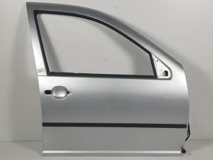 PUERTA DELANTERA DERECHA VOLKSWAGEN BORA BERLINA (1J2) Autodesguaces Alicante