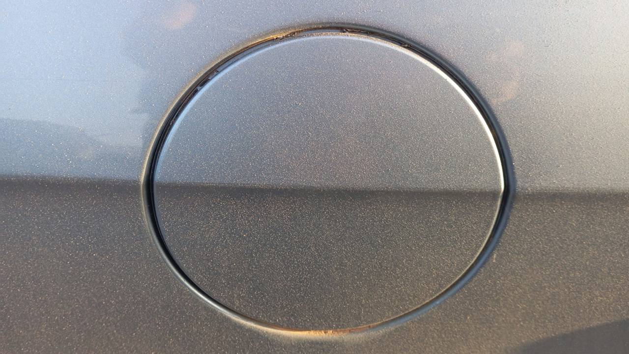 TAPA EXTERIOR COMBUSTIBLE
